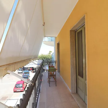 Appartement Holiday With Wi-fi, Air Conditioning And Balcony; Parking Available;