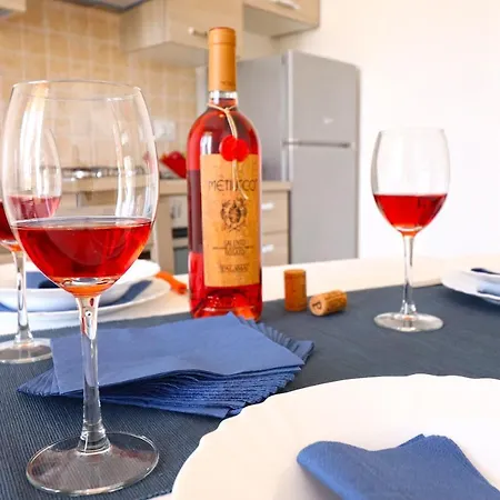 Appartement Holiday With Wi-fi, Air Conditioning And Balcony; Parking Available;