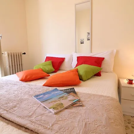 Holiday With Wi-fi, Air Conditioning And Balcony; Parking Available; Appartement
